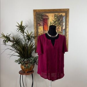 Liz Claiborne Women Size Large Deep Red Blouse Henley Neck Short Sleeve